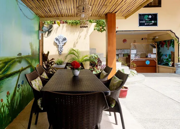 White Shamrock Beach Hotel