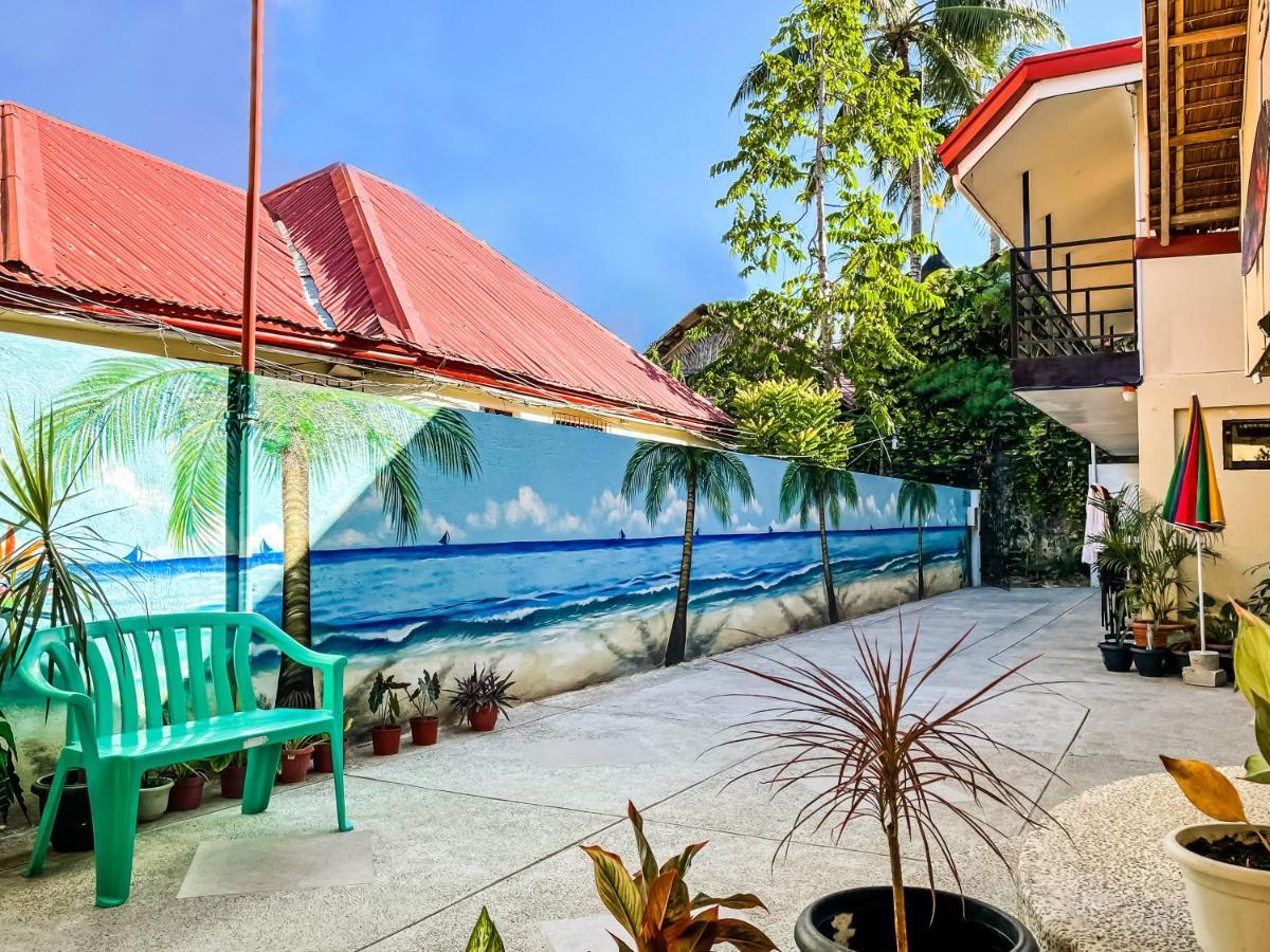 White Shamrock Hotel