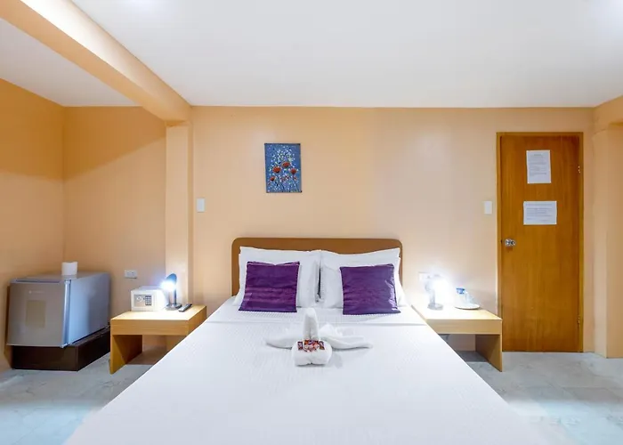 White Shamrock Beach Hotel